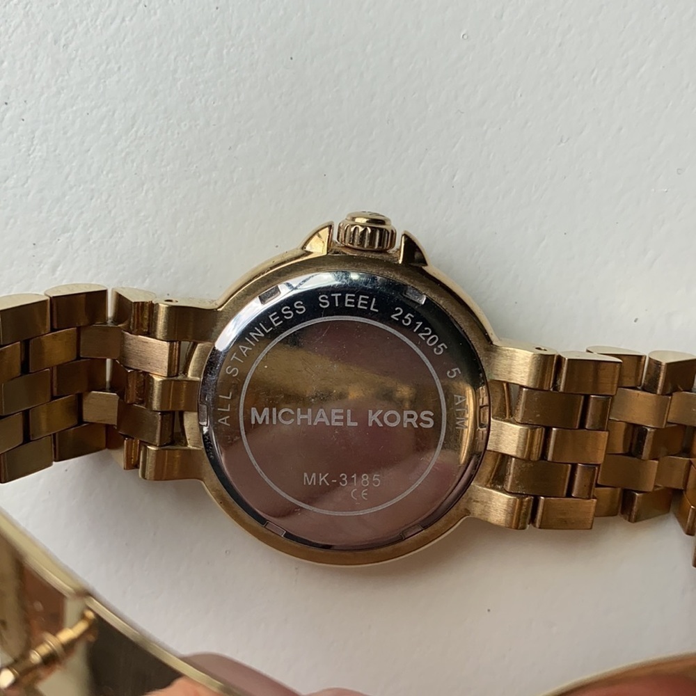 WOMEN’S Michael Kors Watch - Picture 5 of 6